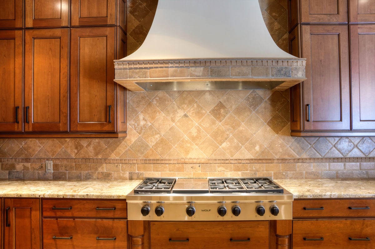 Central-Phoenix-Traditional-Kitchen-Ripp-Hood-and-Cooktop