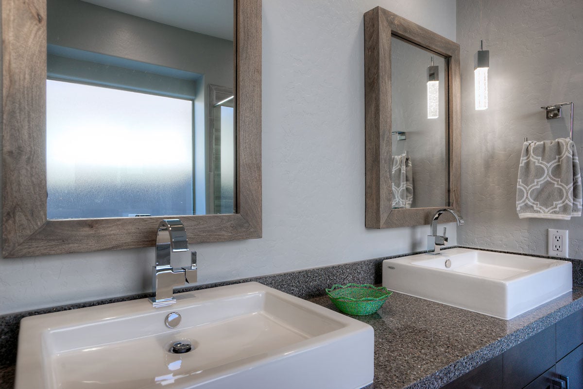 North-Scottsdale-Transitional-Master-Bathroom-Double-Vanity-Counter