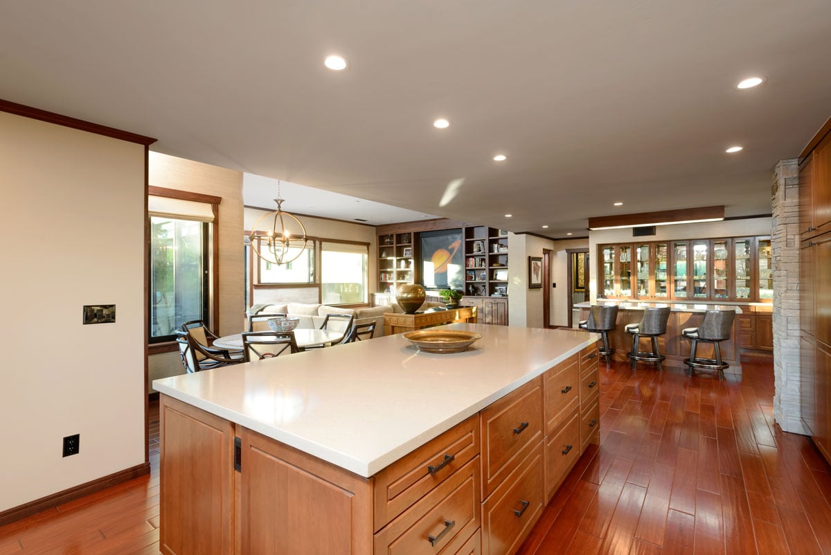 Paradise-Valley-Transitional-Kitchen-Gaskin-Island-Cabinetry